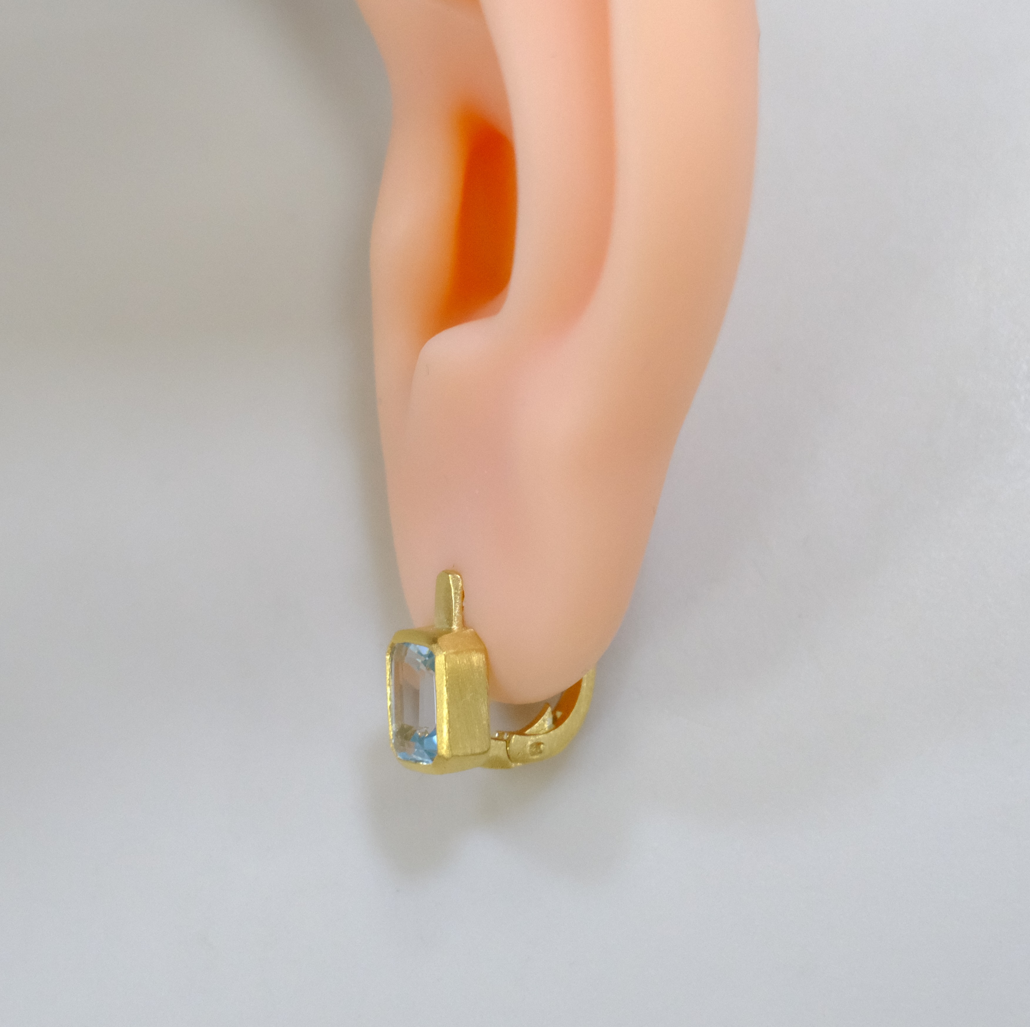 Серебряные серьги с топазами